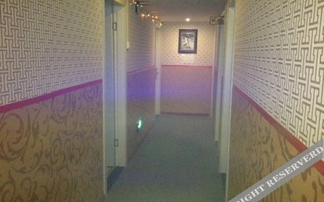 V8 Apartment Hotel