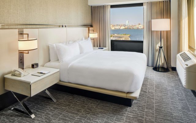 DoubleTree by Hilton Hotel & Suites Jersey City