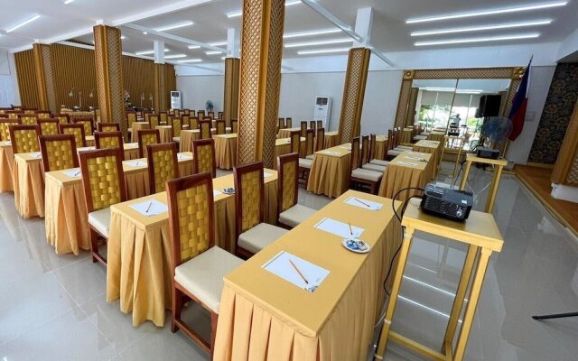 Villa Excellance Beach & Wavepool Resort
