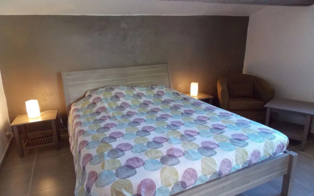 Spacious Holiday Home with Swimming Pool in Montaulieu