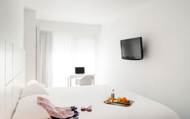 Louise Hotel