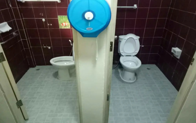 First Inn On Nut - Hostel