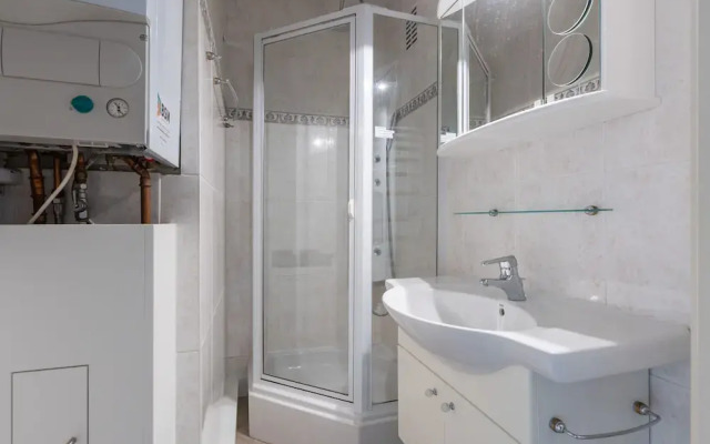 Apartment in Zeedijk With Sea View