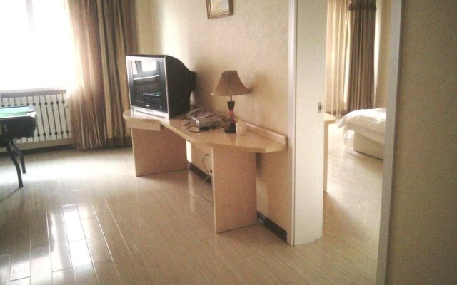 Super 9 Business Hotel