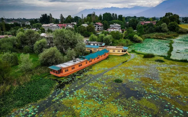 Kings Houseboats