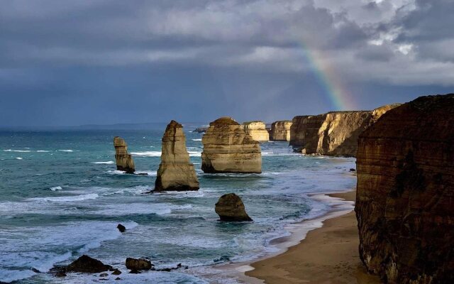 Twelve Apostles Motel & Country Retreat