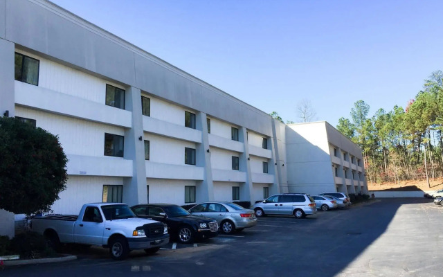 Motel 6 Norcross, GA