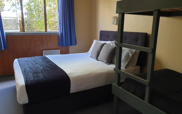 Manowhenua Lodge - Hostel