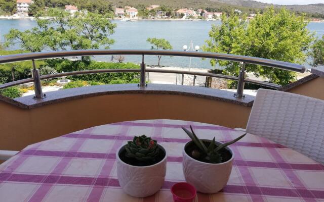 Marijan - sea view - A2(3+2)