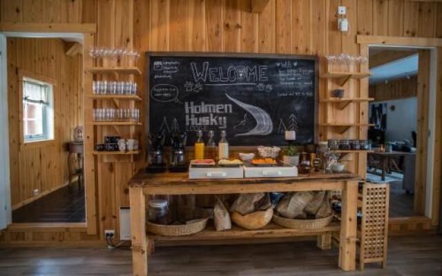 Holmen Husky Lodge