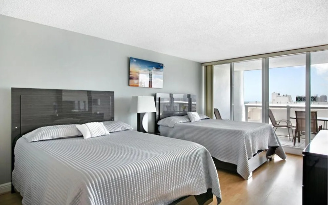 Bayfront Gem With Balcony and Pool