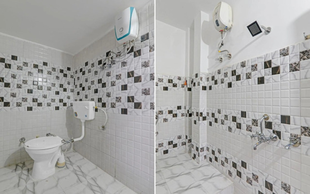 OYO Flagship 80465F R K Hotels