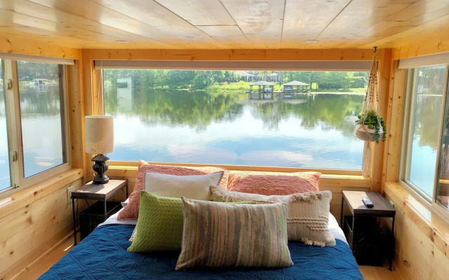 Orlando Lakefront Tiny House Community