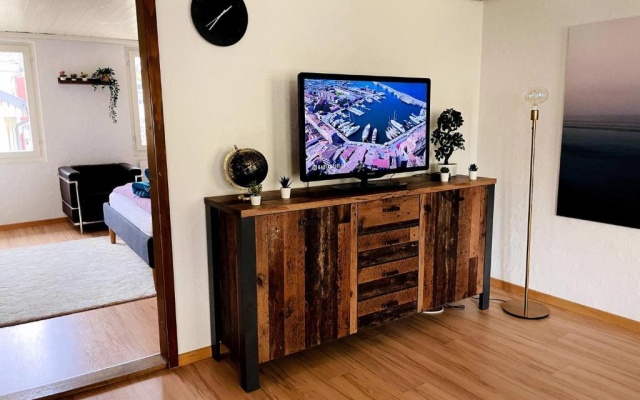 Newly Furnished Beautiful old Building Apartment in the Center With Apple TV – Guest Rooms – St. Gallen