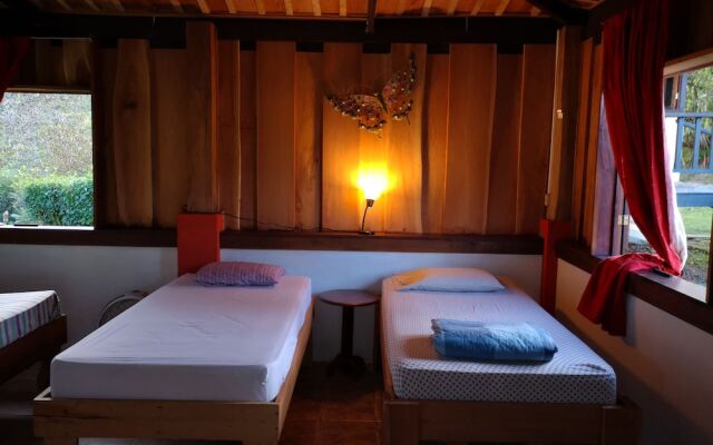 Los Gallitos Eco Lodge