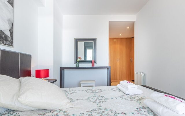 Apartment With sea Views With 3 Bedrooms and Pool