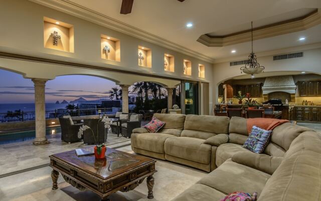 Cabo Hacienda w/ Private Pool & Rooftop Terrace!