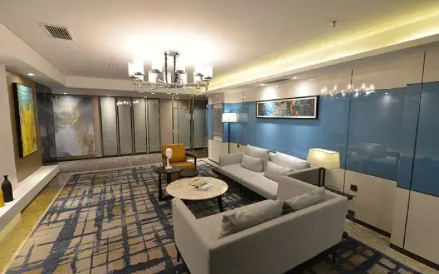 Hongbao Hotel (Xuchang Caowei Ancient City Pang Donglai Times Square)