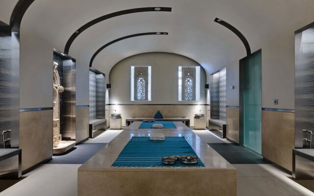 Al Bustan Hotel