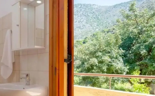 Luxurious Villa Kardi a Small Paradise