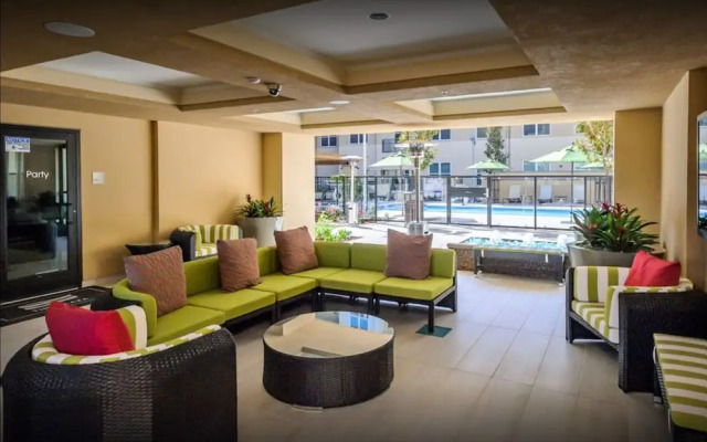 Global Luxury Suites Foster City