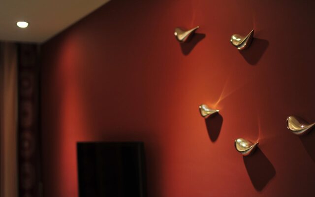 J Hotel
