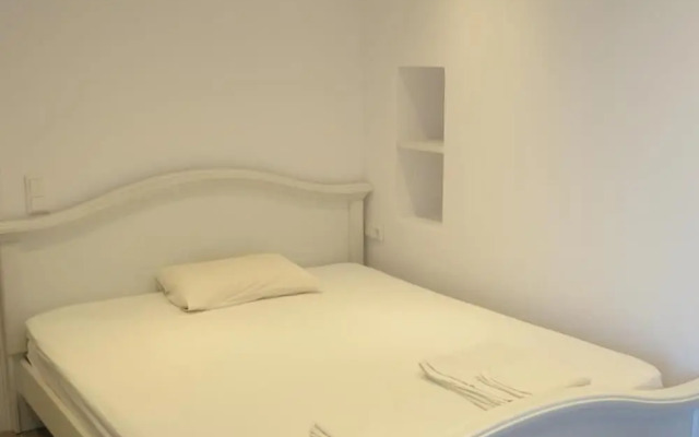 Room-andoni's House in Pitrofos, Andros