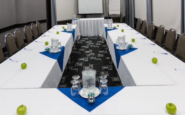 Holiday Inn Express Edmonton Downtown by IHG