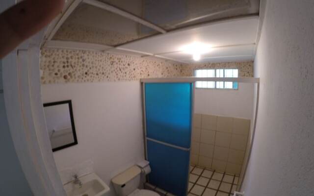 Esterillos Beach House Hostal