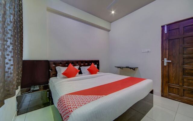 OYO 22425 Hotel Honey Cruise