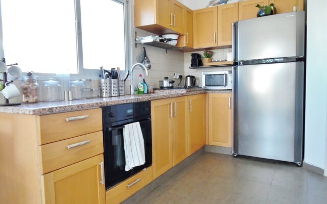 Super Central Stunning Roof 2BR Apt