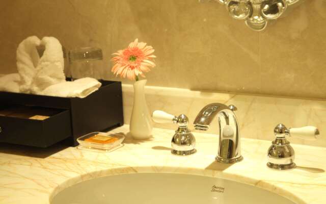 Clarion Hotel
