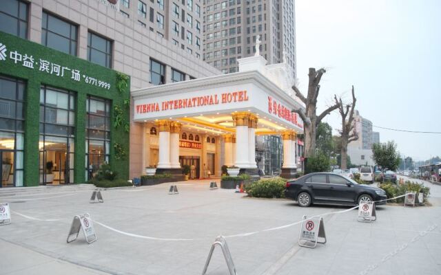 Vienna International Hotel (Zhengzhou FU Tower Metro Station)