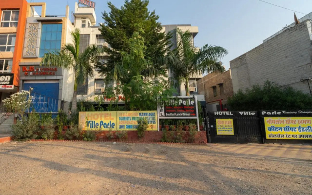 OYO 11602 Ville Parle