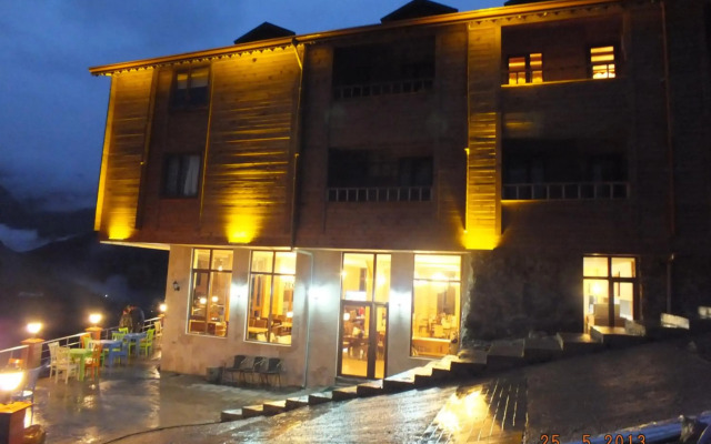 Yedigoller Hotel & Restaurant