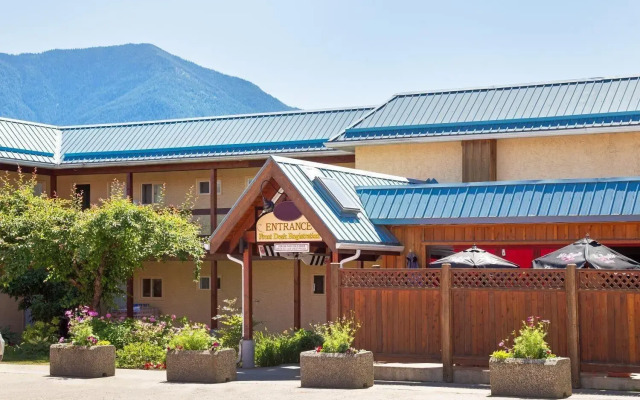 The Lodge at Arrow Lakes