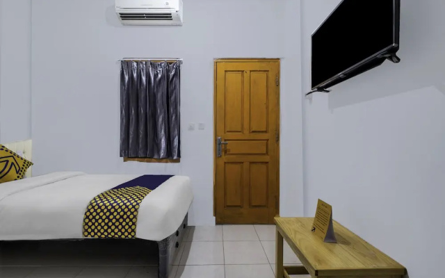 OYO Life 2412 Mandala Residence