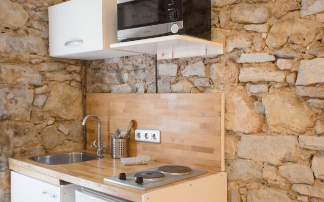 GregBnb - Mur en pierre - Terrasse + parking privé