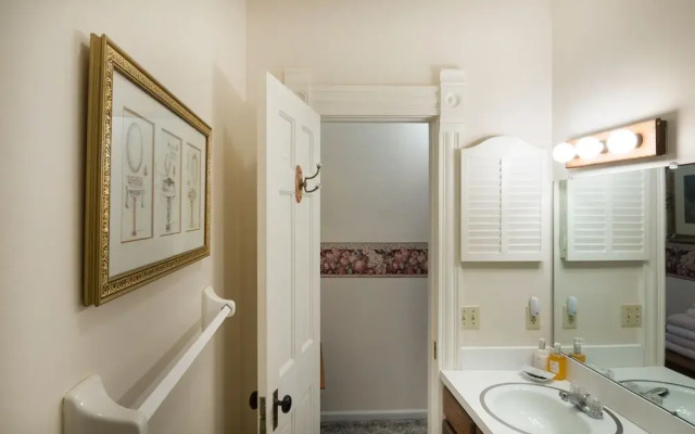 Harrison House Bed & Breakfast