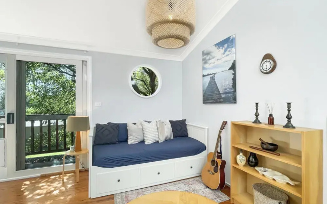 Riverside 3-bed Townhouse With Spacious Deck & BBQ