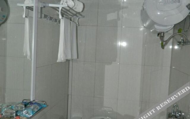 Yajiang Yashang Business Hotel