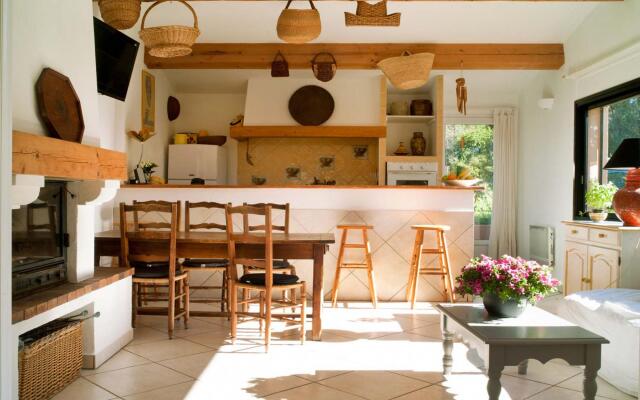 Splendid Holiday Home in Frejus With Swimming Pool