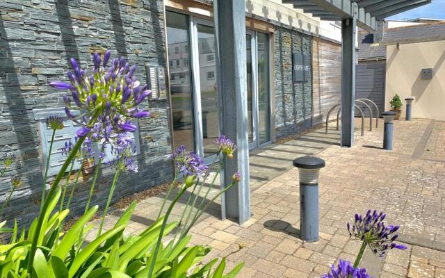 Ground Floor 2 Bedroom Apartment Fistral Beach