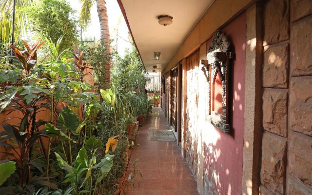OYO 9900 Hotel Pioneer Plaza