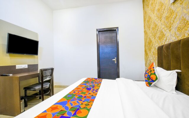 Fabhotel Royal Regency I