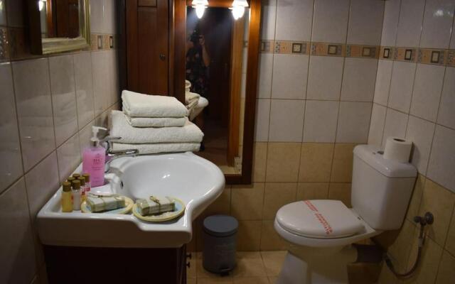 Private Villa AKOBARA, 2km from city center