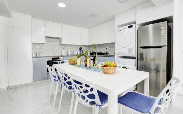 MyHome DeLux, Napa Blue 3Bed with Pool