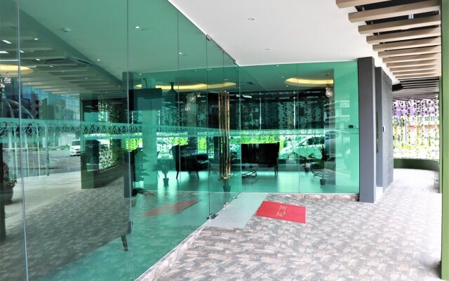 Hotel Longhouse