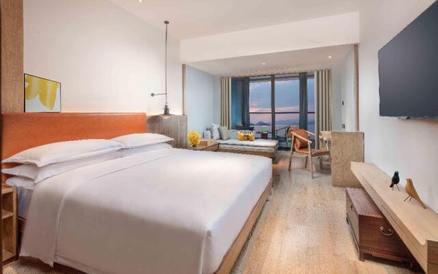 voco Thousand Island Lake by IHG