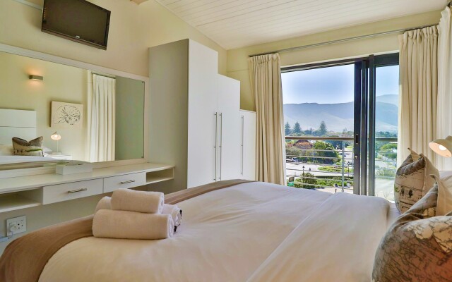 Whale Coast All-Suite-Hotel